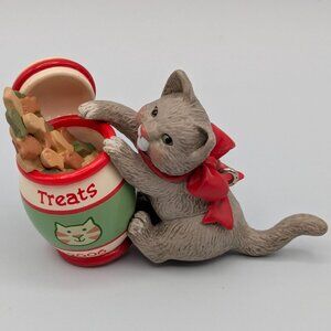 Hallmark Keepsake Mischievous Kittens 2006, 8th in Series Christmas Ornament